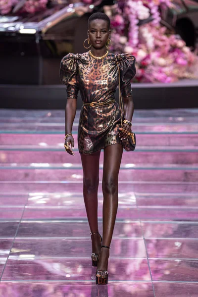 Look 50